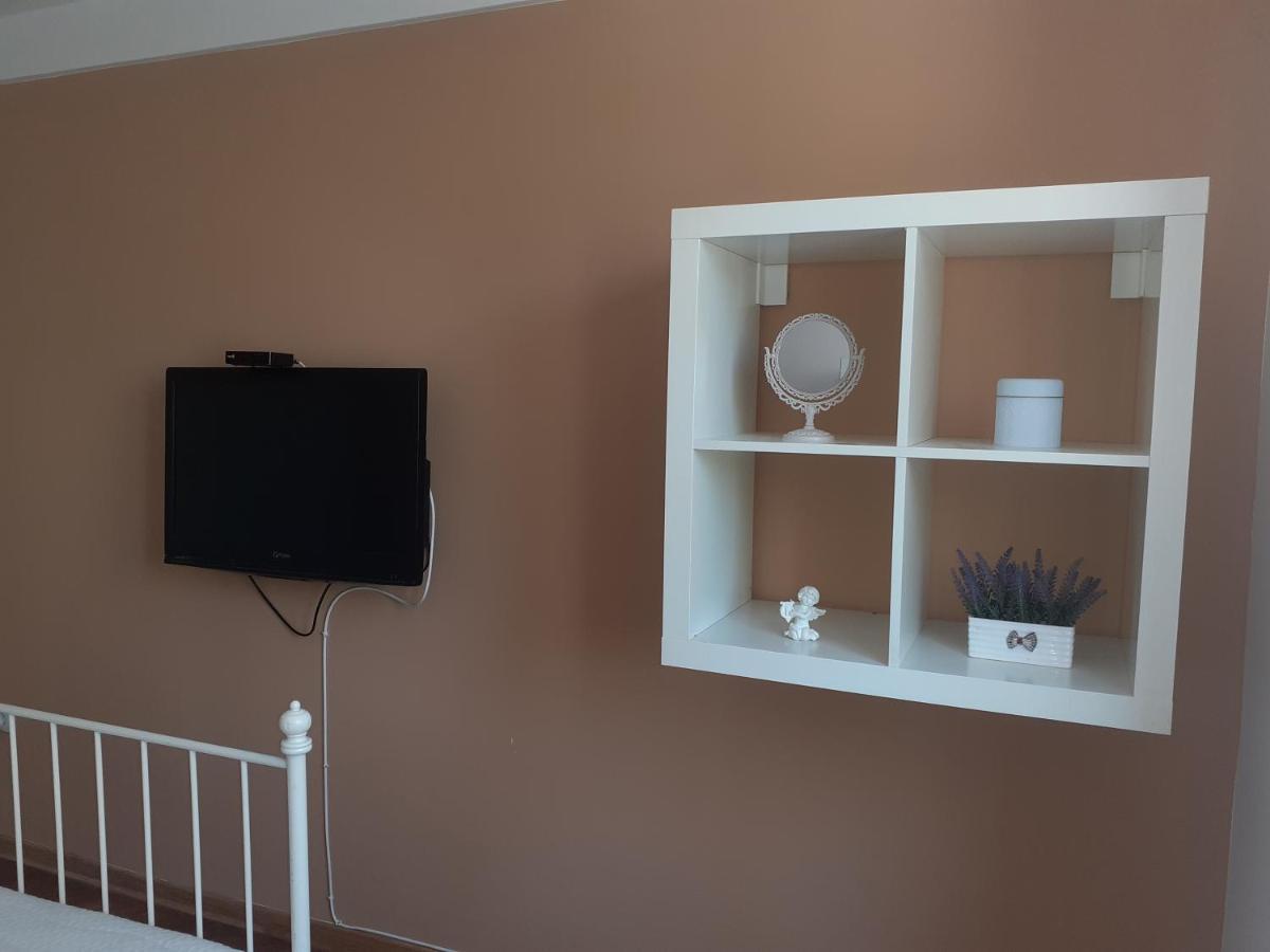 Apartman Jovana Sremska Mitrovica Exteriör bild