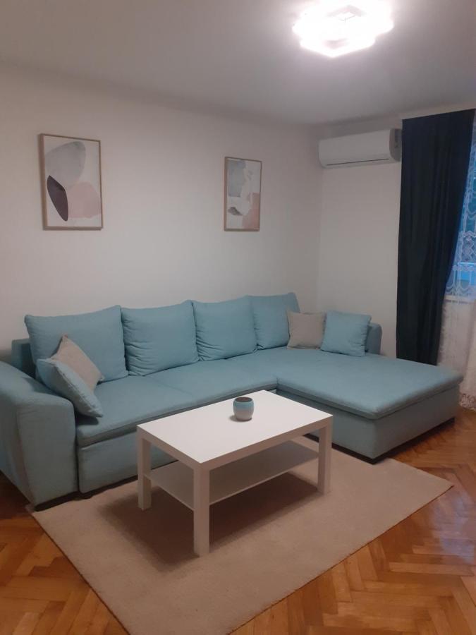 Apartman Jovana Sremska Mitrovica Exteriör bild